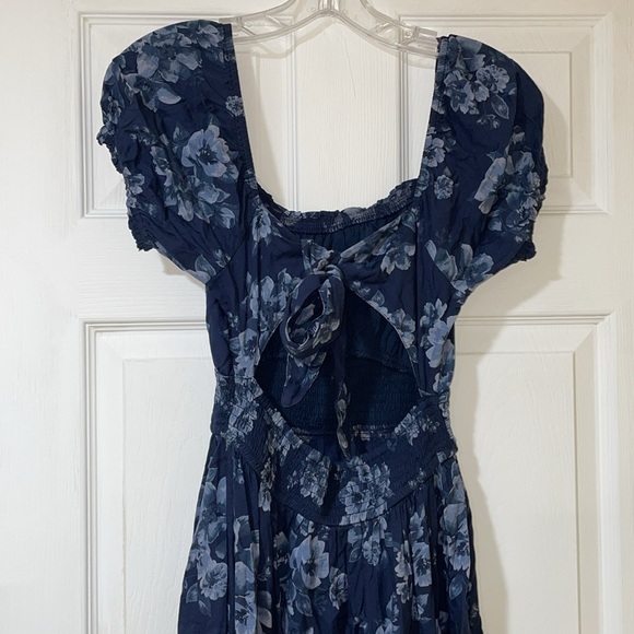 Lovely hollister dress - Picture 7 of 11
